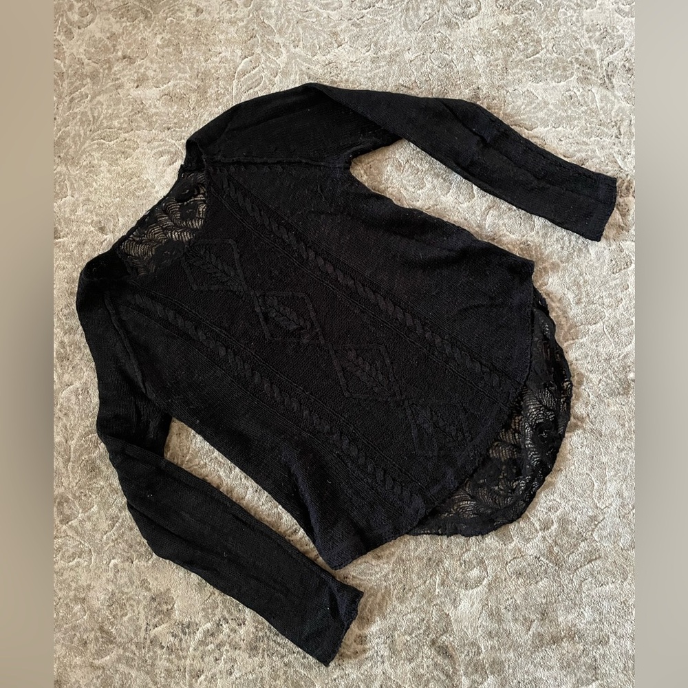 Ladies lace sweater size M black pullover long sleeve high low style